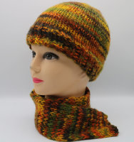 Mütze und Schal für den Winter weich und warm grün orange braun